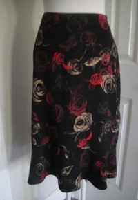 Lovely midi skirt from JACOB Black Floral Skirt Size 5/6