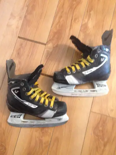 CCM U+ CL Youth Skates 13.5D, View more