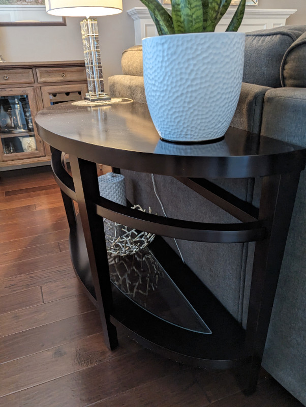 Curved Console Table and Matching Oval End Table | Other Tables | Oshawa /  Durham Region | Kijiji