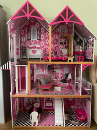 Doll house | Maison des poupées