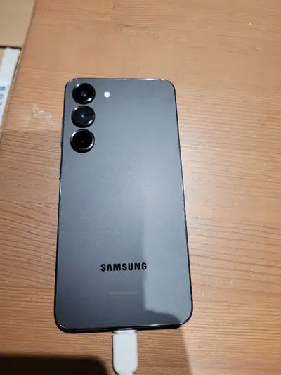 LIKE NEW Samsung S23 256gb , View more