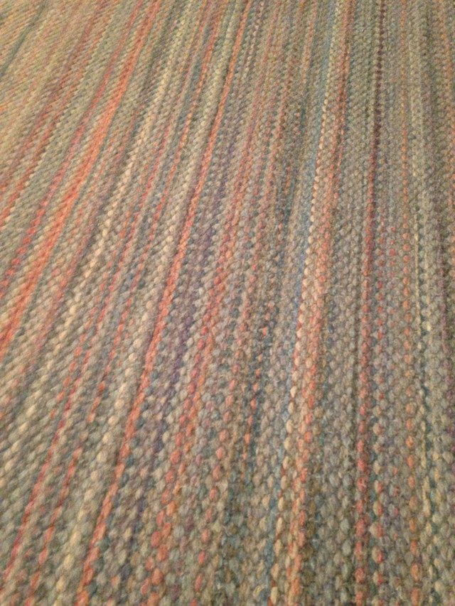 Rug/carpet in Rugs, Carpets & Runners in Hamilton - Image 2