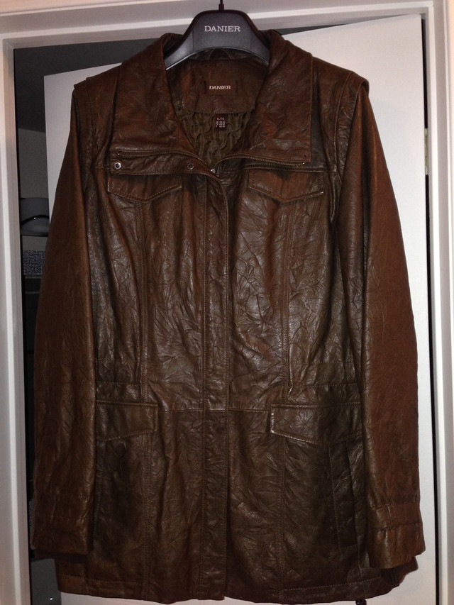 Women’s Danier Leather Jacket  in Women's - Tops & Outerwear in Oshawa / Durham Region