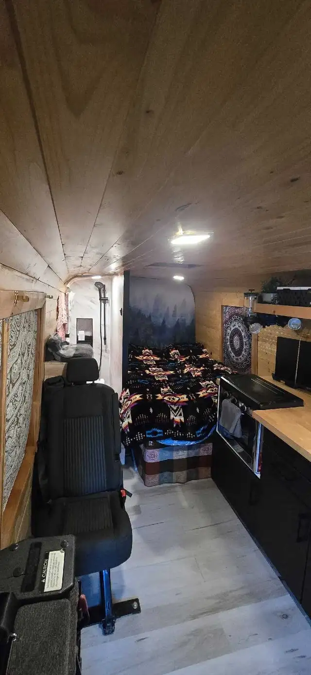 skoolie vr vanlife in RVs & Motorhomes in Longueuil / South Shore - Image 8