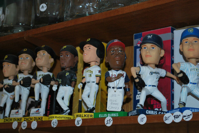 Collectible Bobbleheads @ VINTAGE & VINYL in Other in Windsor Region - Image 4