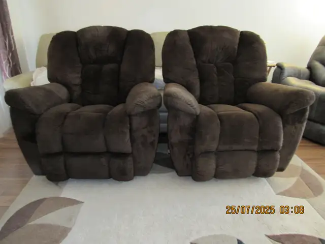 Lazy Boy Rocker Recliners - Matched Pair63793683540737120