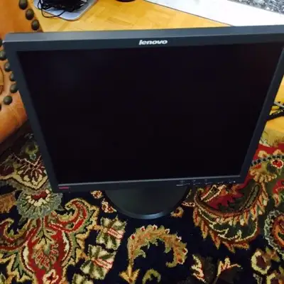 19 inch super clear monitor only 40 dollars.