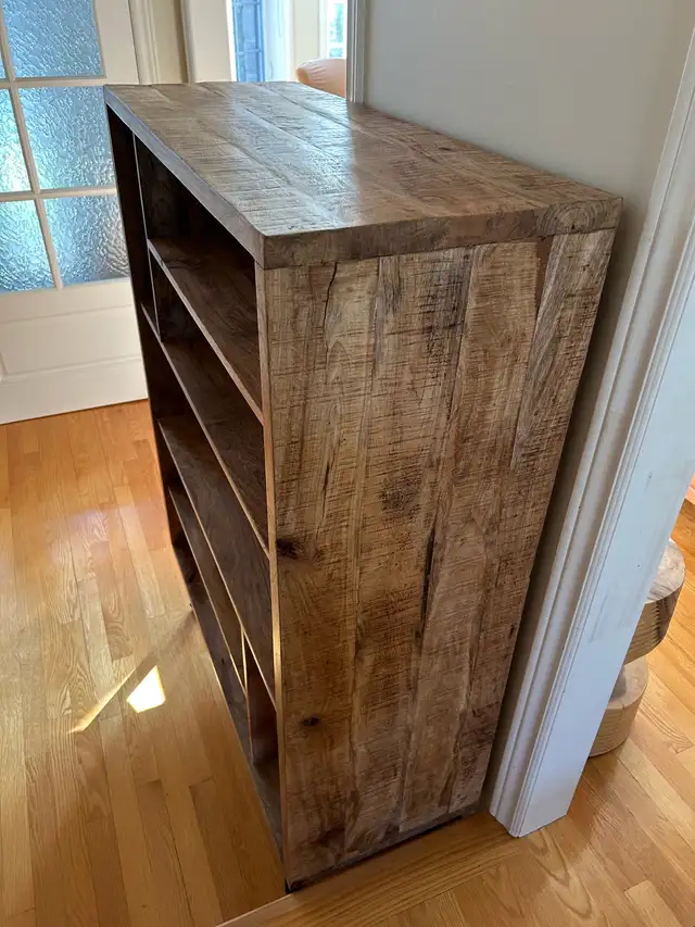 library/Wooden storage62863285920513121