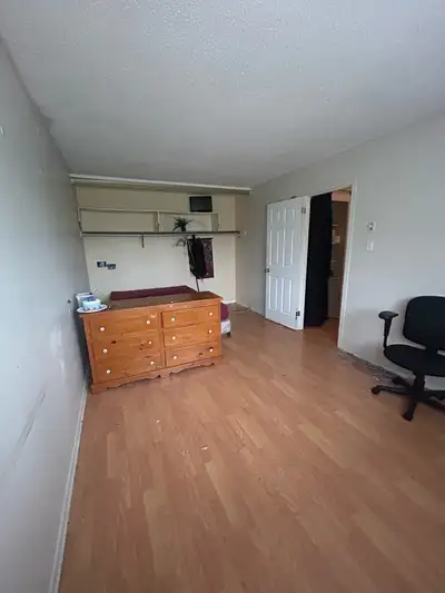 Room for rent in Beaverbrook. Available immediately or for July 1st Access to a outdoor pool during...