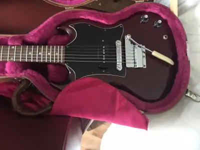 1967 Gibson SG Junior. 100% original and the guitar is in very decent condition for the age. 1-piece...