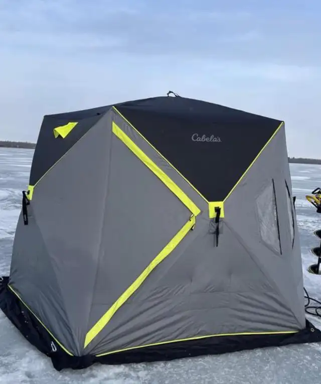 cabellas XPS pop up ice shack - 5 man in Fishing, Camping & Outdoors in Winnipeg - Image 2