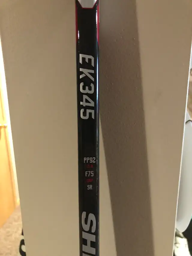 Never used hockey sticks in Hockey in Portage la Prairie - Image 2