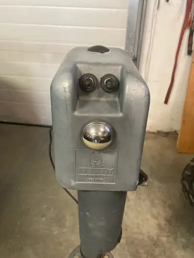Electric jack - 4500 lb capacity It works well, and even has a remote control. It has three small LE...