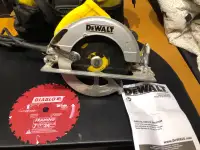 DeWalt 7 1/4” Corded Circular Saw with bag and extra blade