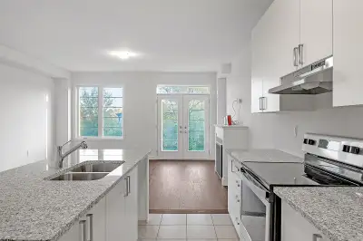 Room in North Oshawa For Lease - Windfields Farm