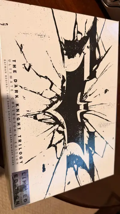 Dark Knight Trilogy Collectors edition, View more