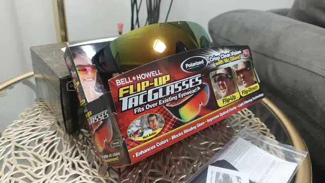 Tac flip glasses in Other in Winnipeg - Image 4