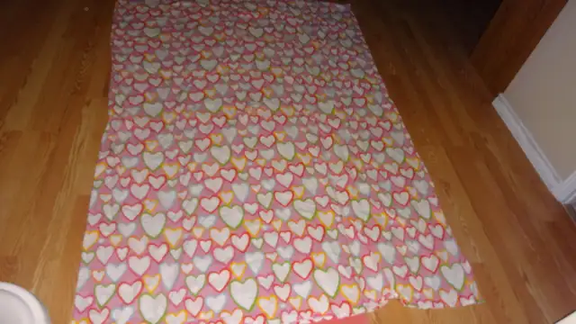 Twin / Single Hearts Theme Duvet Cover - $15 in Bedding in Ottawa - Image 2