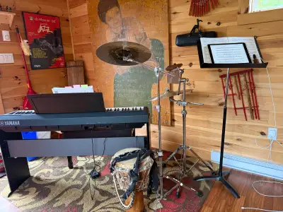 Stands & Cymbals: Zildjian K, Sabian, Paiste, View more