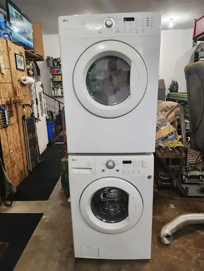 LG Stacked Washer and Dryer – Like New Working and Looking like new LG DLE1310W Dryer Dimensions: H...