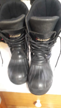 Black Leather Baffin Island Boots size10..
