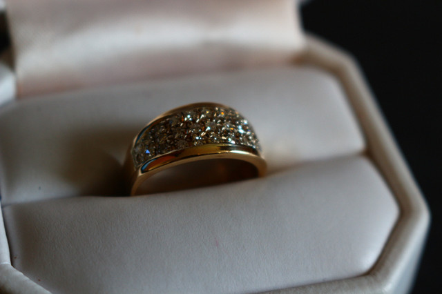 29 diamond gold ring in Jewellery & Watches in Kingston - Image 3
