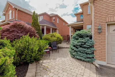 4 Bed 4 Bath Detached House for Rent Location: Near Hurontario Street & Mayfield Rd, Brampton Rent:...