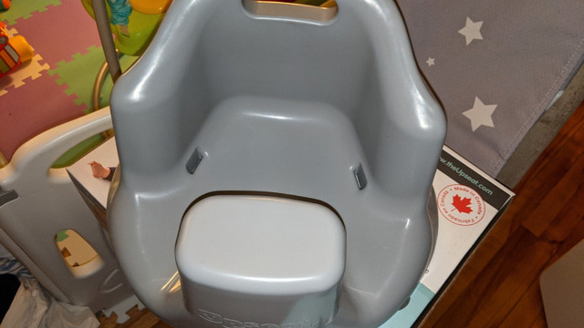 UPSEAT Ergonomic Baby Chair with Tray in Feeding & High Chairs in City of Halifax - Image 3