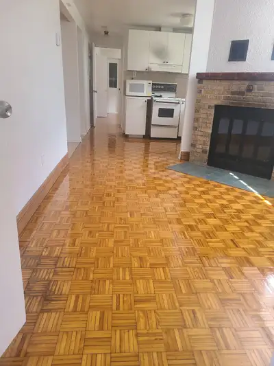 BEAU 3.5 MONTREAL LIBRE MAINTENANT -RÉNOVÉ PEINTURÉ A GRANDEUR - 1250/ MOIS NON CHAUFFÉ - EAU CHAUDE...