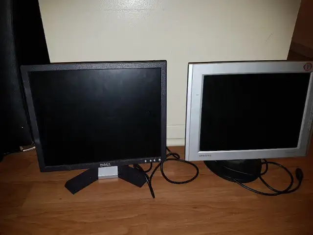 2 for $30 - USED OLDER MODEL COMPUTER MONITORS in Monitors in City of Toronto - Image 2