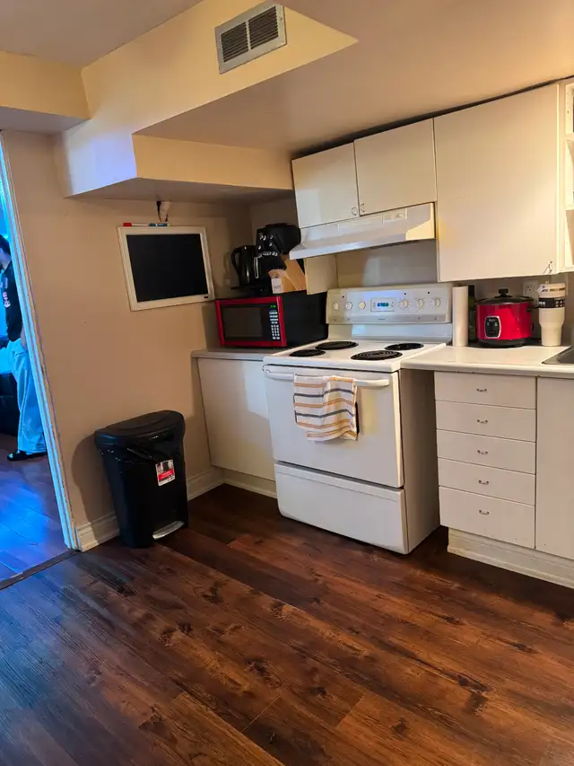 LEGAL Walk Out Basement In West Shore, Pickering! 2 BR/1 Bath! in Long Term Rentals in Oshawa / Durham Region - Image 12