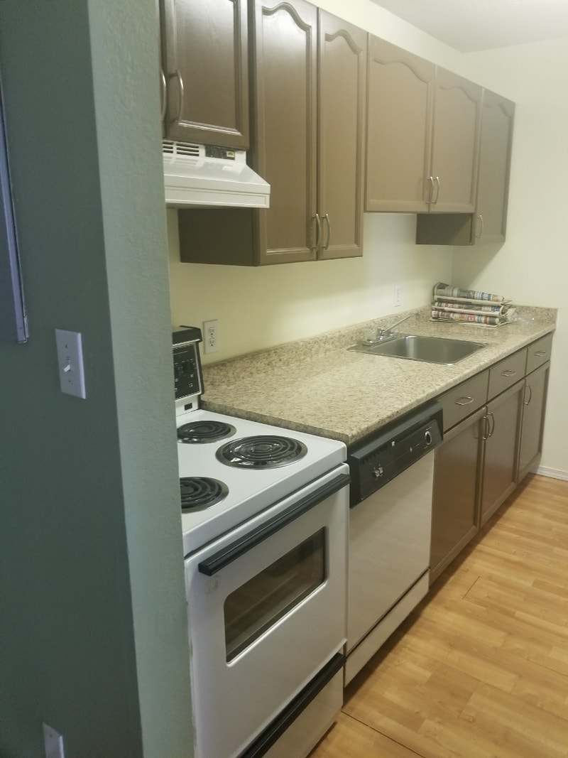 2Bedroom Apartment close to Downtown Duncan Long Term Rentals