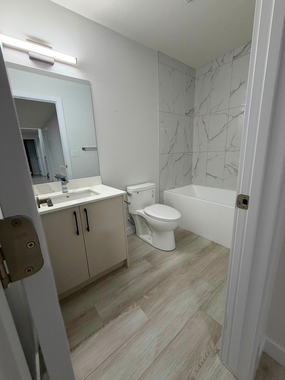 2 Bed Legal Basement Suite in Keswick – Available NOW 5