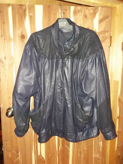 Manteau de cuir pour femmes, View more