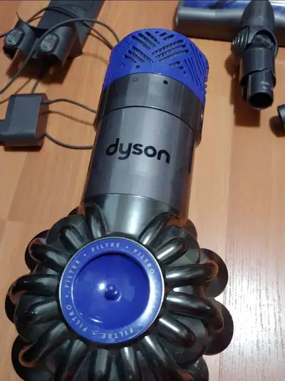 Vacuum Cleaner Dyson Authenic, 98% New & Cleaned, View more
