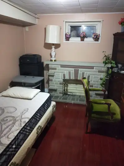 Room is available from October 1st in brimly & lawerance intersection . Address 48 Birkdale road , S...