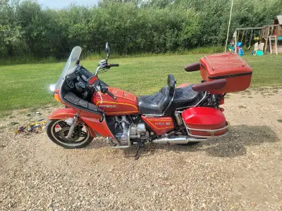 1980 Honda Goldwing, kms are unknown. Posting for a friend. Has new throttle cables, new fuel lines,...