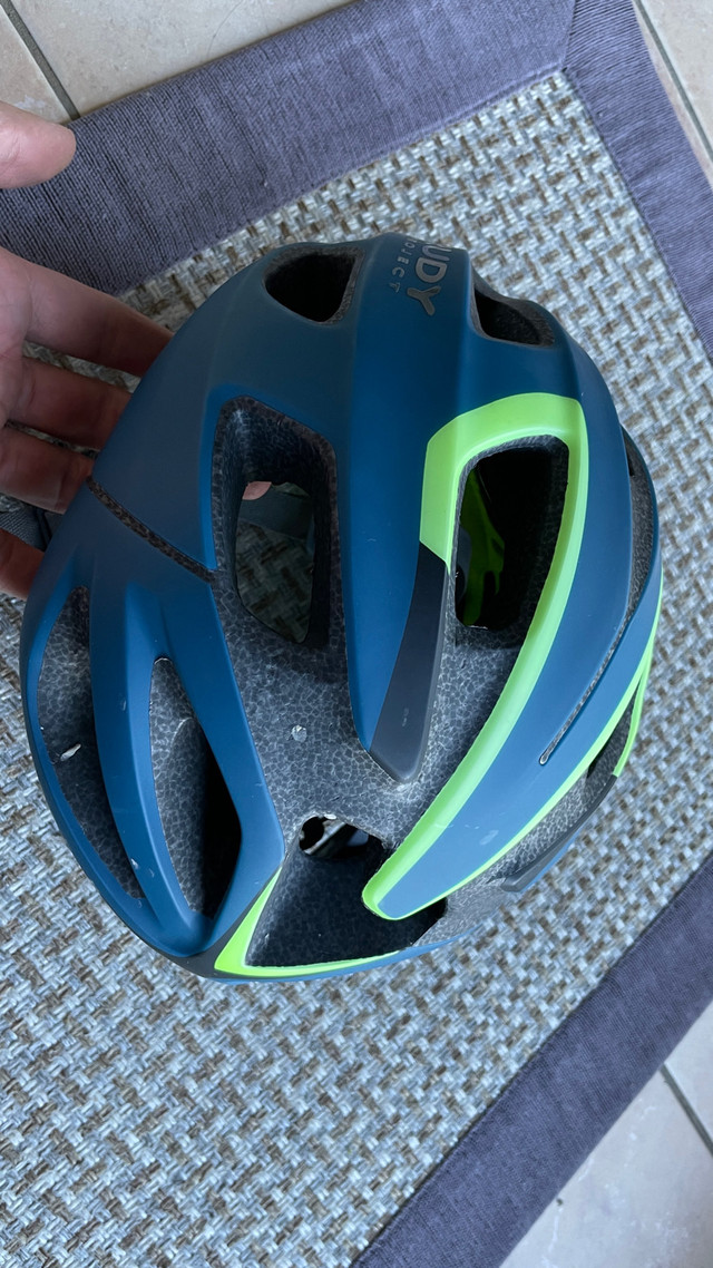 Rudy STRYM bicycle helmet Large 59-61cm in Clothing, Shoes & Accessories in Oakville / Halton Region - Image 2