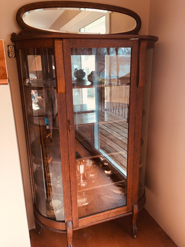Antique Curved Glass Mirrored Display Cabinet in Hutches & Display Cabinets in Napanee