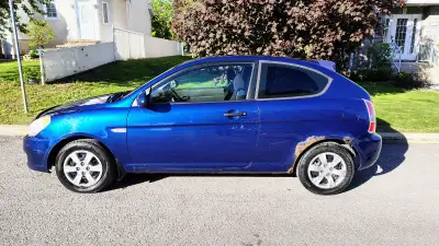 À vendre : Hyundai Accent 2009 fiable et économique, parfaite comme première voiture ou pour les dép...