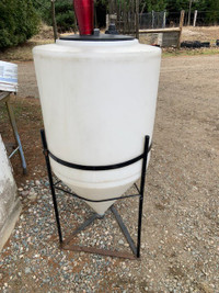 poly tank with frame