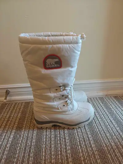 Sorel winter boots. Size 8, View more