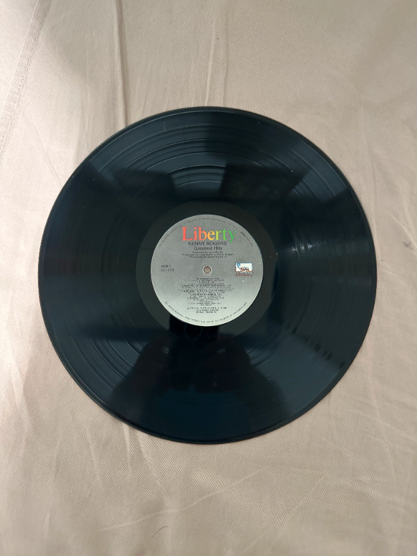 Kenny Rogers lp ( greatest Hits ) in CDs, DVDs & Blu-ray in City of Toronto - Image 2