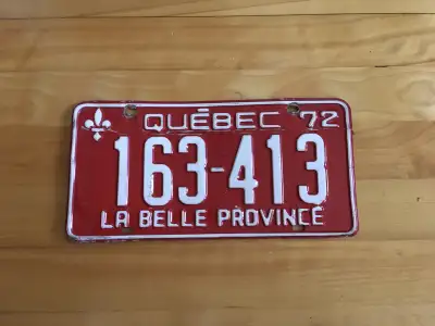 Plaques 1973 en bonne condition. 12$