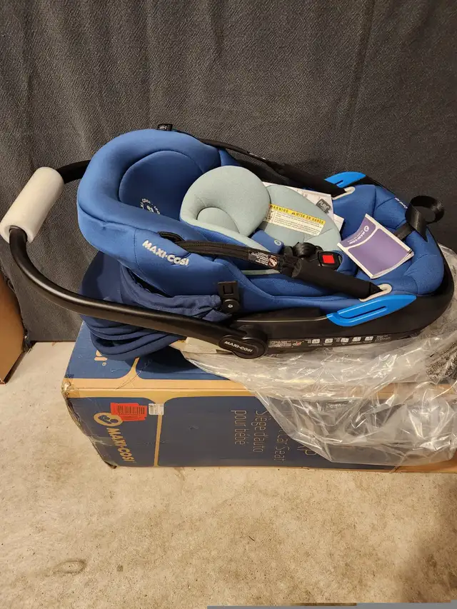 Infant Car Seat in Strollers, Carriers & Car Seats in Markham / York Region - Image 2