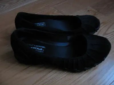 Souliers ballerine Sketchers fille ou femme, View more