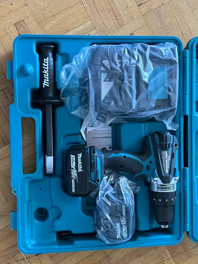 New Makita Hammer Drill and Driver Kit in Power Tools in Mississauga / Peel Region - Image 3