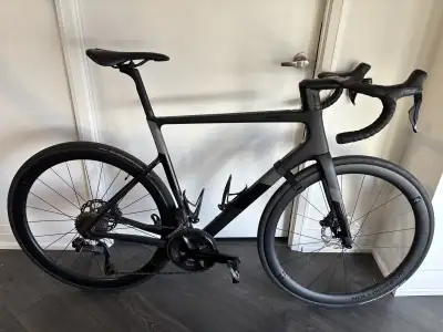 Cannondale SuperSix Evo Carbon Disc 105Di2, View more