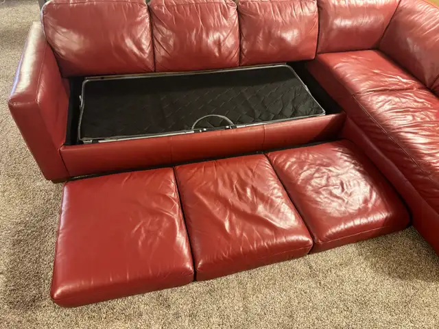 Luxury Red Leather Sofa Bed (Natuzzi) in Couches & Futons in Calgary - Image 4