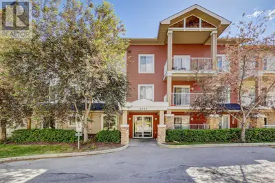 Beautiful 2 Bed +den and two bath Condo for rent in Panorama